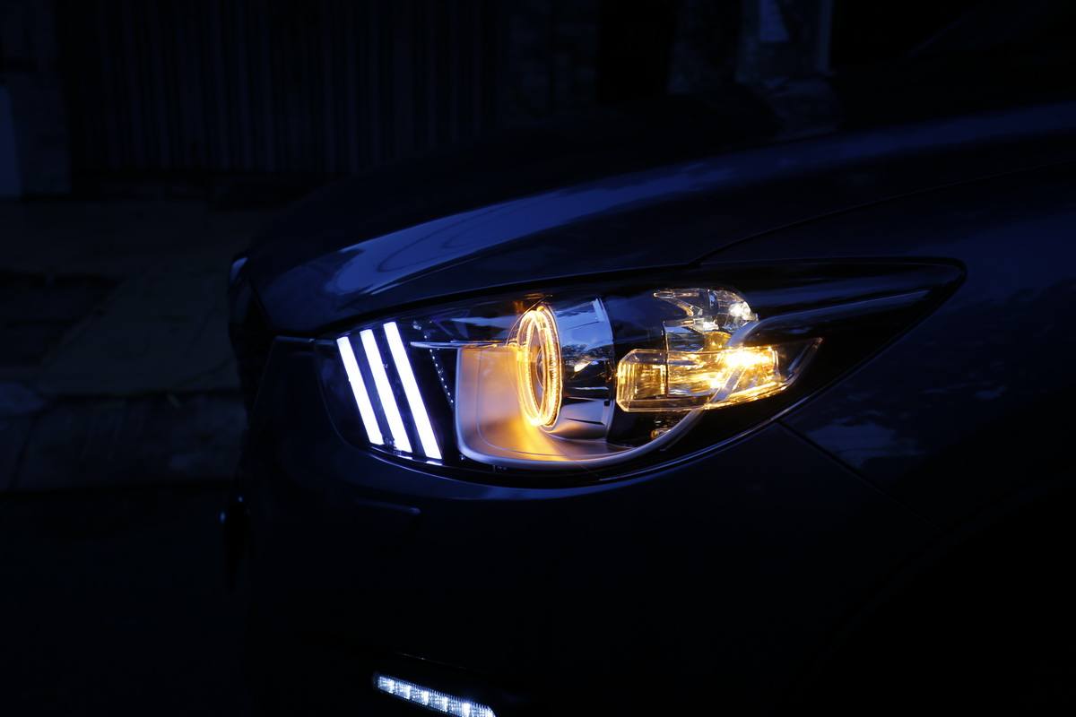 Các loại đèn chiếu sáng bên ngoài xe ô tô