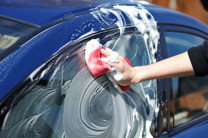 rửa xe ô tô tại nhà