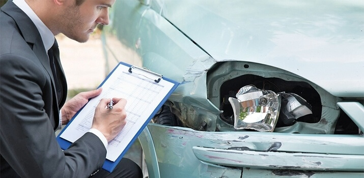 Tùy theo từng trường hợp cụ thể cũng mức độ hư tổn của vật chất xe ô tô đến đâu mà công ty bảo hiểm sẽ bồi thường chi phí sửa chữa