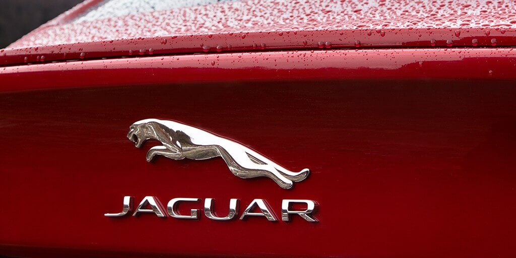 Jaguar - hãng xe hạng sang là một phần của thương hiệu Land Rover của Anh và là công ty con của Tập đoàn Tata Motors của Ấn Độ
