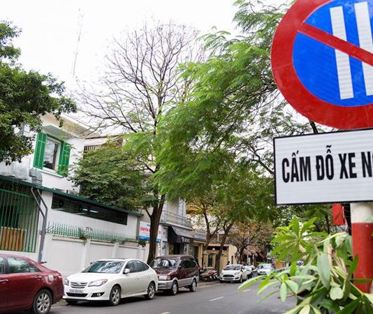 Biển cấm đỗ là gì? Ý nghĩa và mức phạt khi đỗ xe sai quy định
